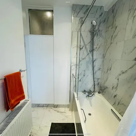 Flat In The Heart Of Leigh On Sea Less Than 2 Miles From The Beach Southend-on-Sea Exterior photo